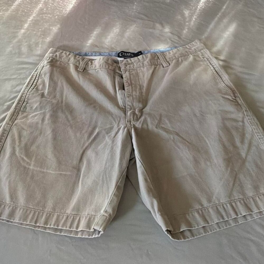 Chaps Men's Tan and Cream Shorts